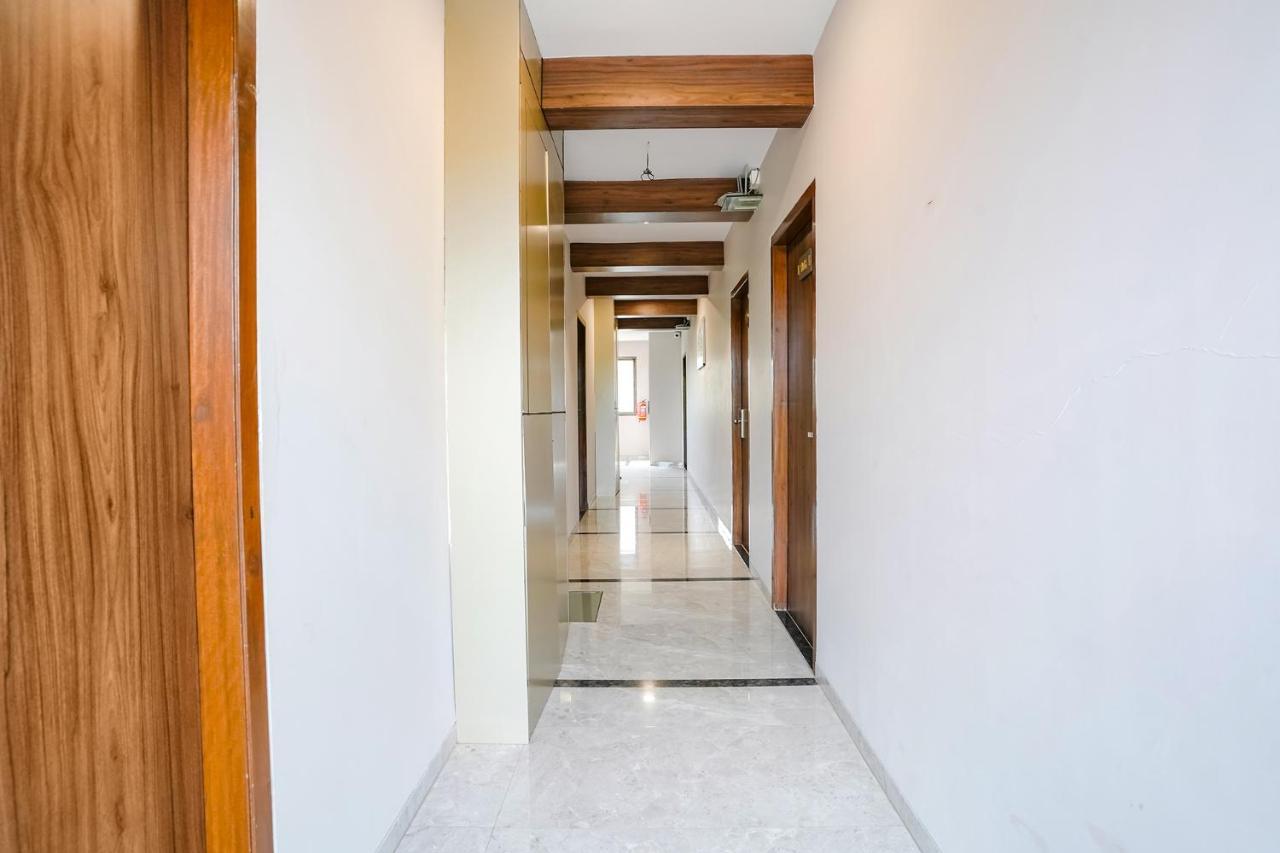 Fabhotel Swaraj Shirgaon  エクステリア 写真