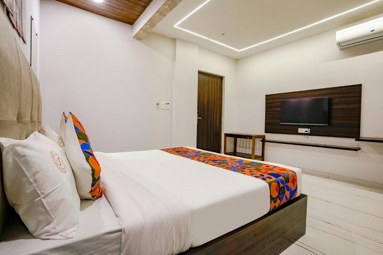 Fabhotel Swaraj Shirgaon  エクステリア 写真