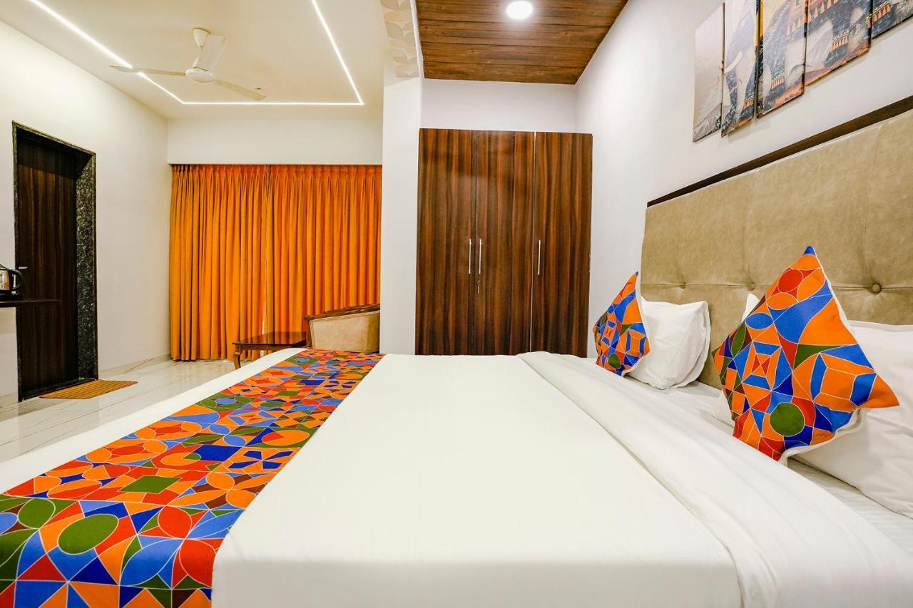 Fabhotel Swaraj Shirgaon  エクステリア 写真