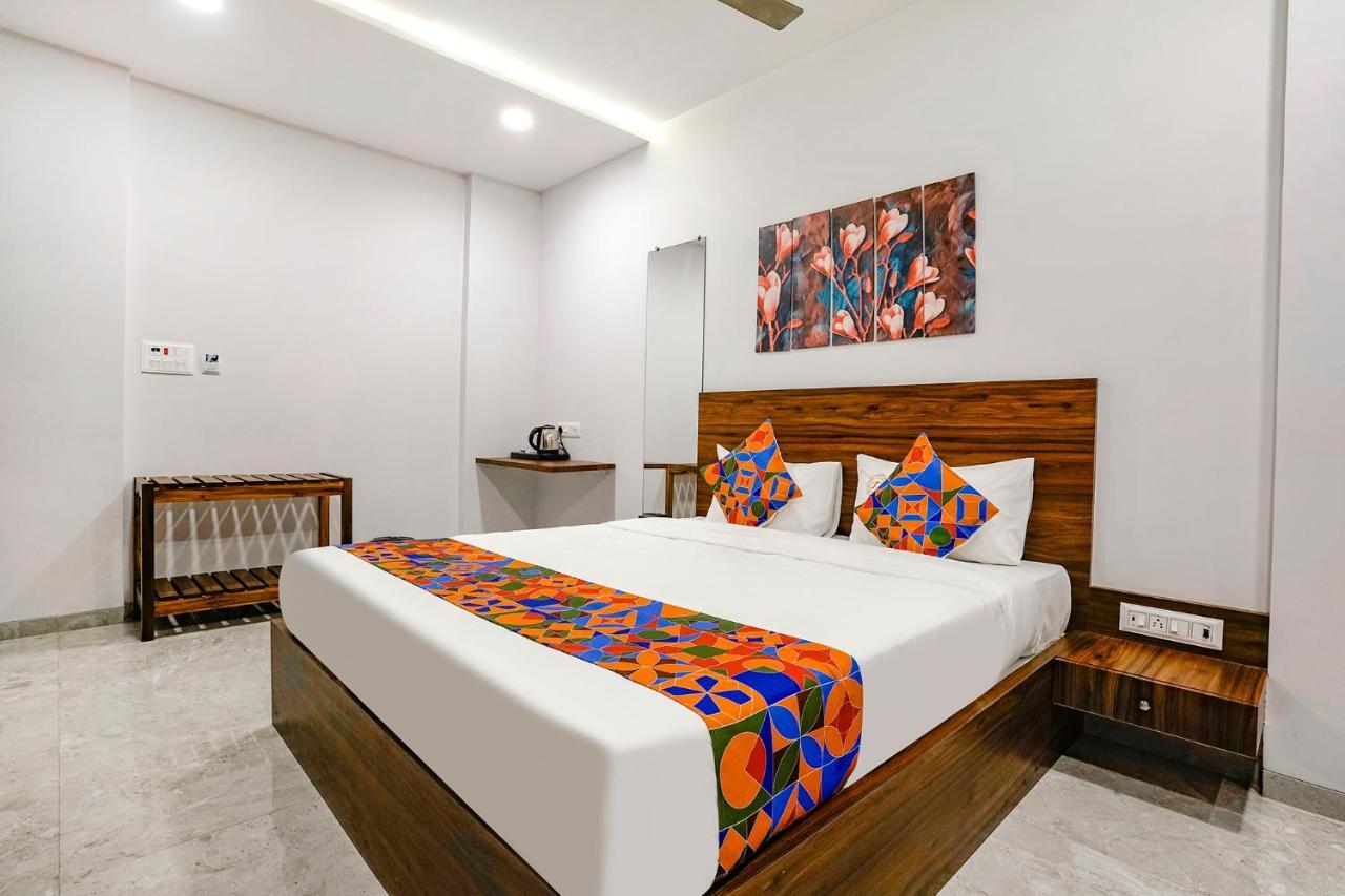 Fabhotel Swaraj Shirgaon  エクステリア 写真
