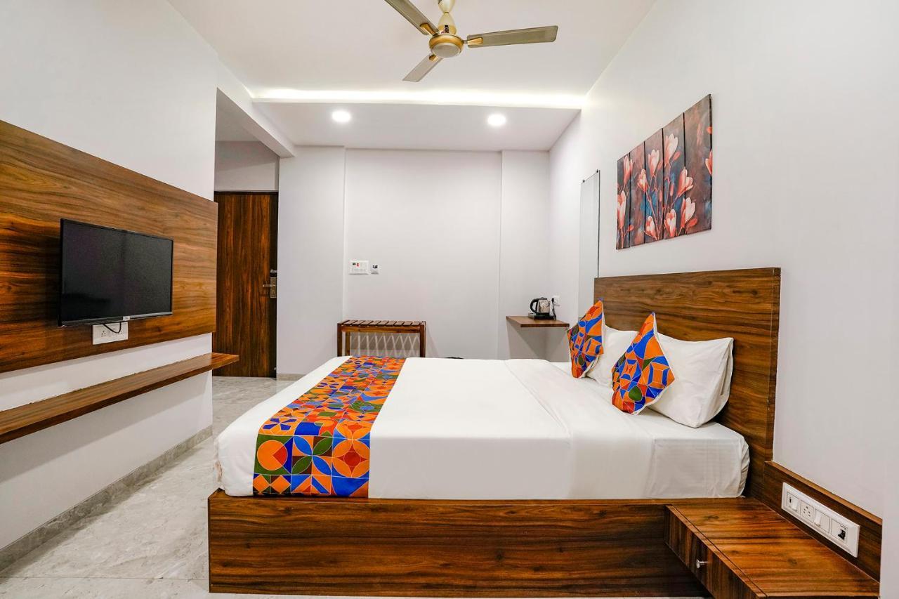 Fabhotel Swaraj Shirgaon  エクステリア 写真