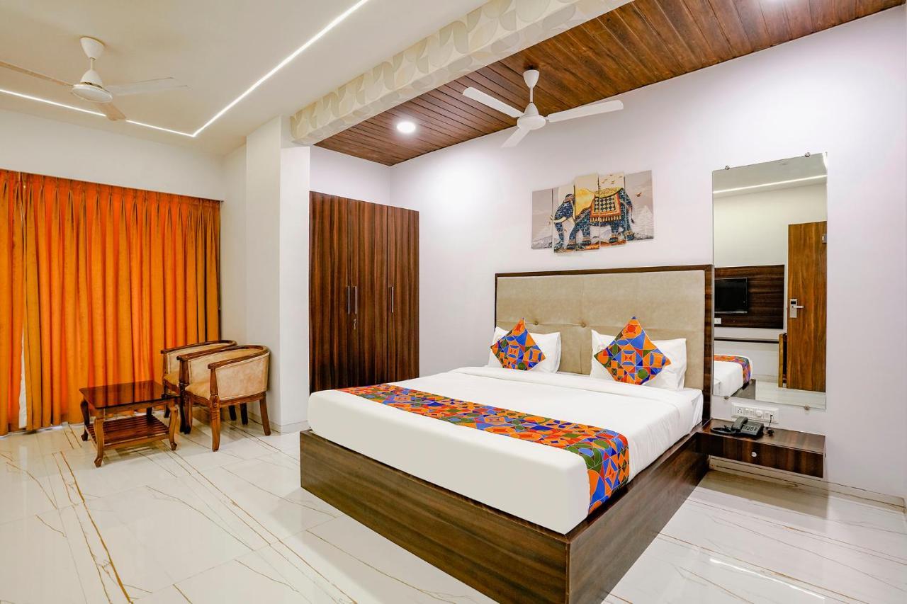 Fabhotel Swaraj Shirgaon  エクステリア 写真