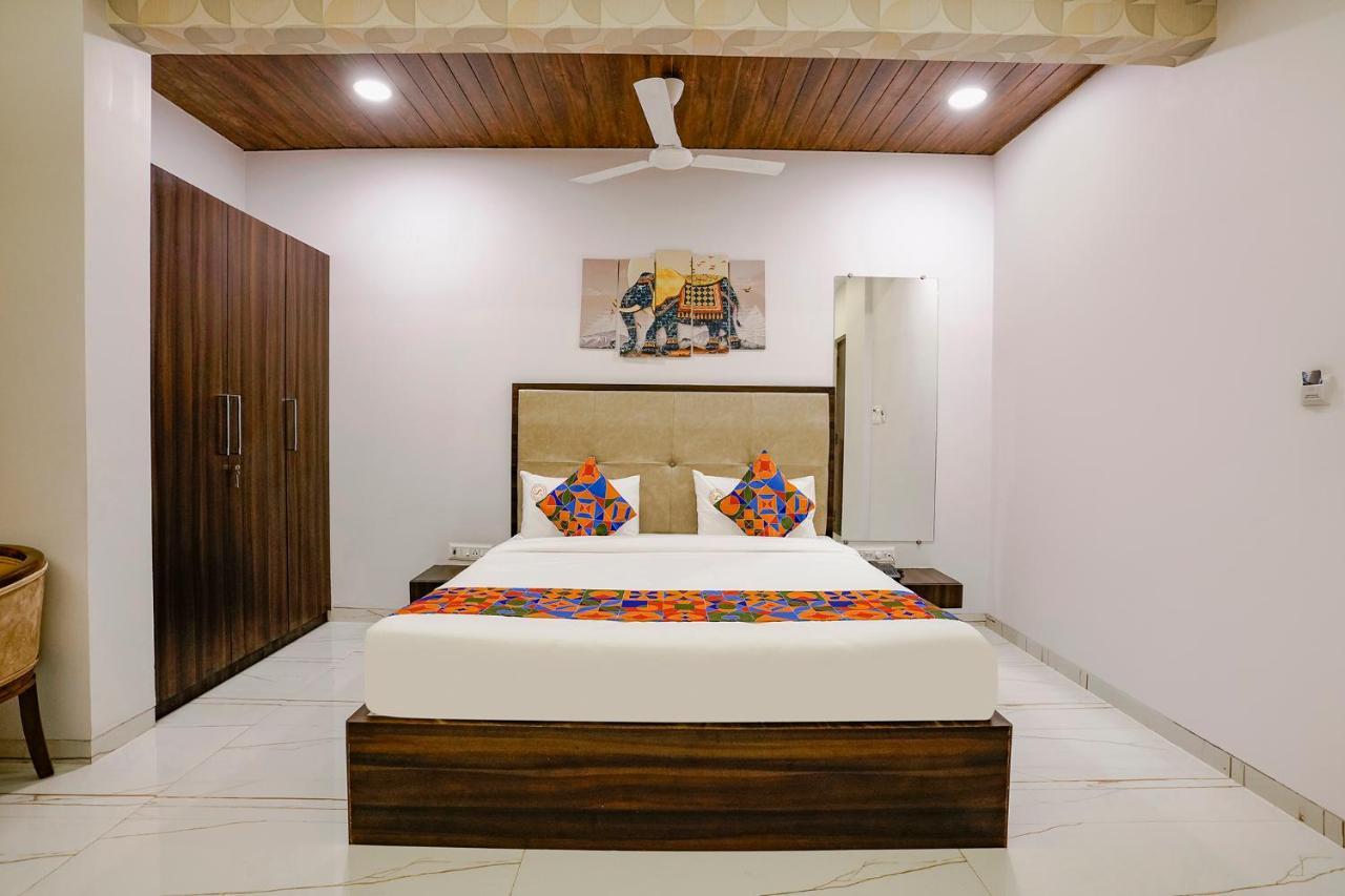 Fabhotel Swaraj Shirgaon  エクステリア 写真