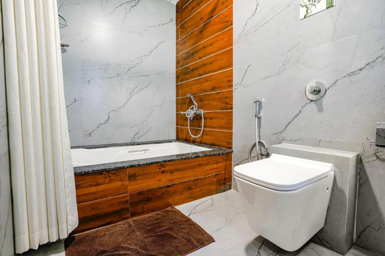 Fabhotel Swaraj Shirgaon  エクステリア 写真