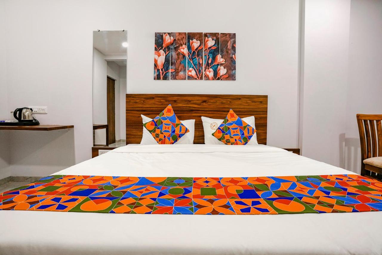 Fabhotel Swaraj Shirgaon  エクステリア 写真